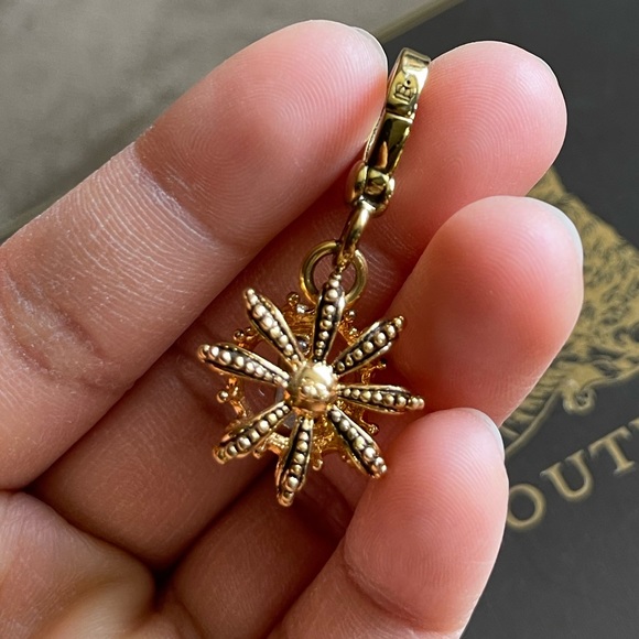 AUTHENTIC JUICY COUTURE RARE GOLD CROWN DOME CHARM BRACELET - Picture 6 of 7